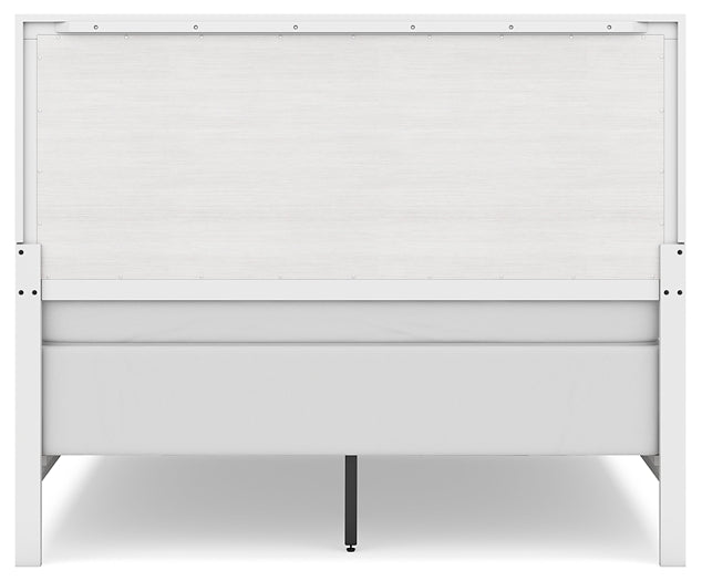 Binterglen Queen Panel Bed with Mirrored Dresser, Chest and Nightstand