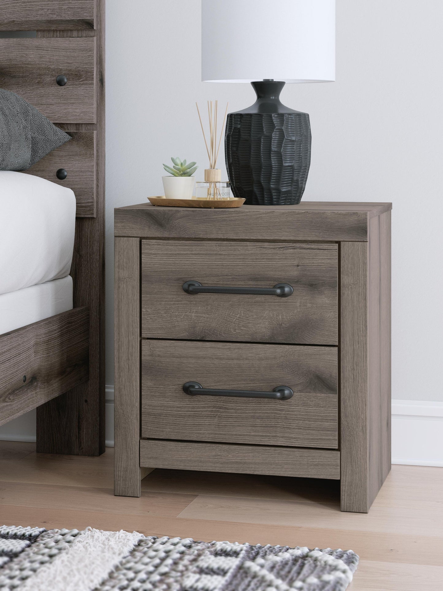 Urbanoore Queen Panel Bed, Dresser, Mirror and Nightstand