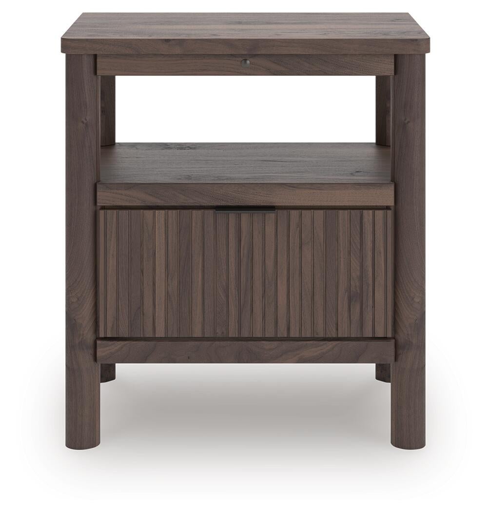 Pamytta King Panel Platform Bed, Dresser, Mirror, Chest and Nightstand