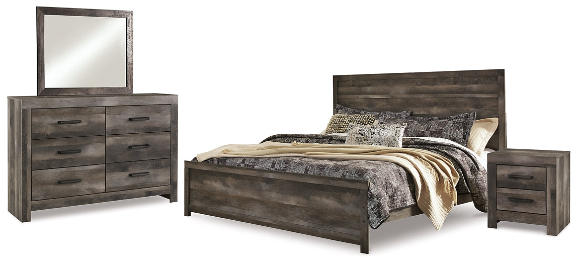 Wynnlow King Panel Bed with Mirrored Dresser and Nightstand